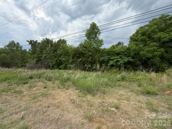2049 Old Shelby Road, Hickory, NC 28602
