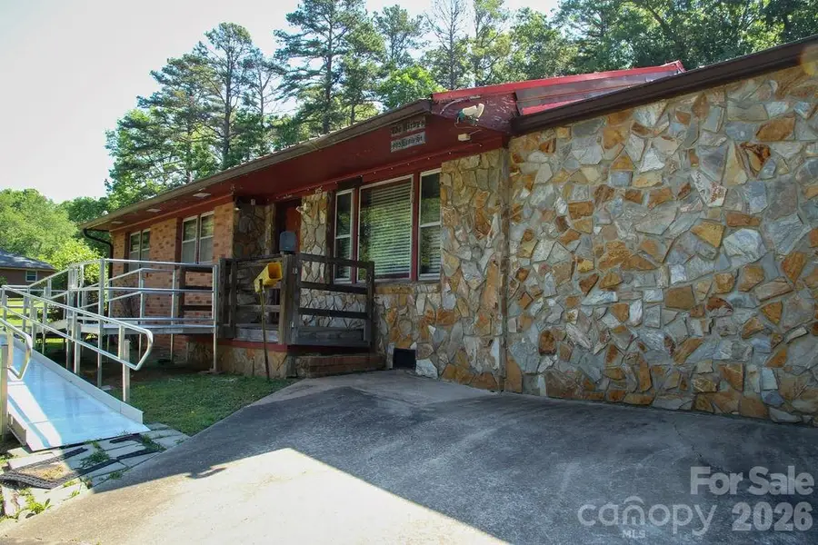 905 S 10th Street, Bessemer City, NC 28016 - #2