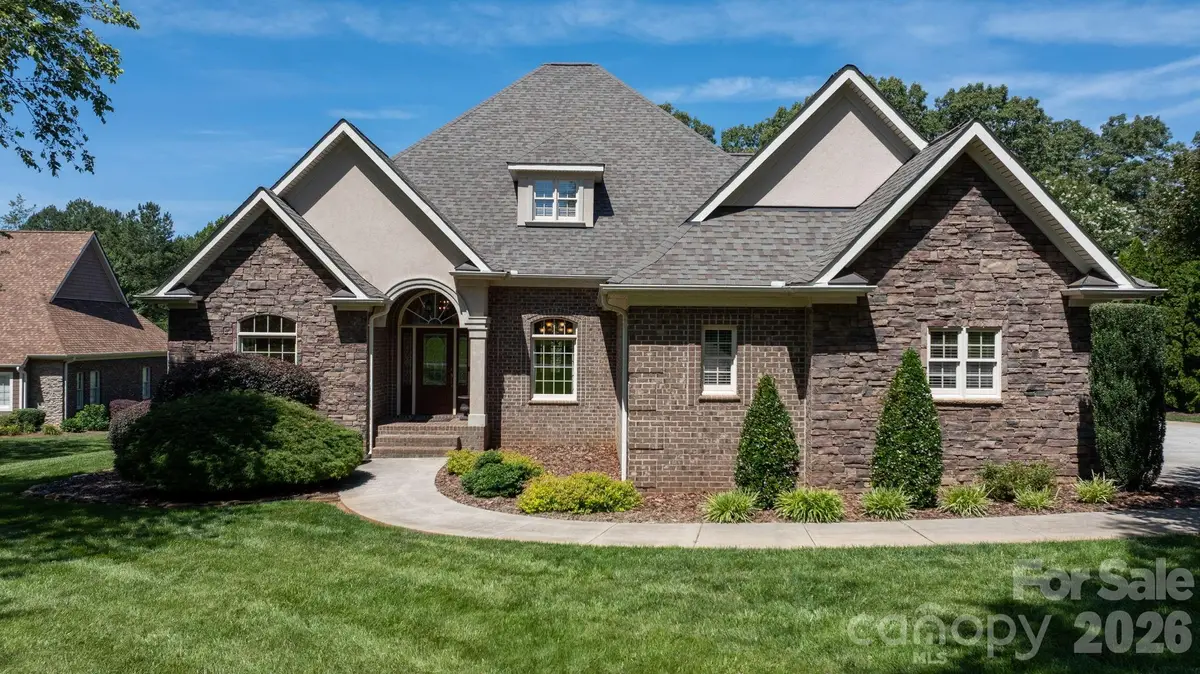 1055 Catawba Greens Drive, Newton, NC 28658 - #1