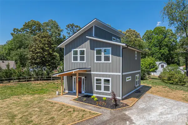 32 Oak Hill Road, Candler, NC 28715