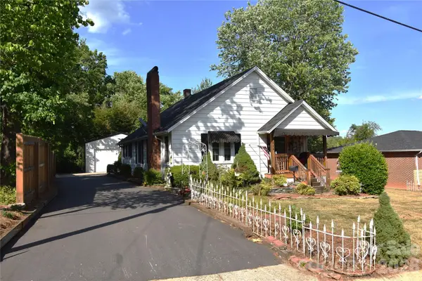 212 Sharon Avenue Nw, Lenoir, NC 28645