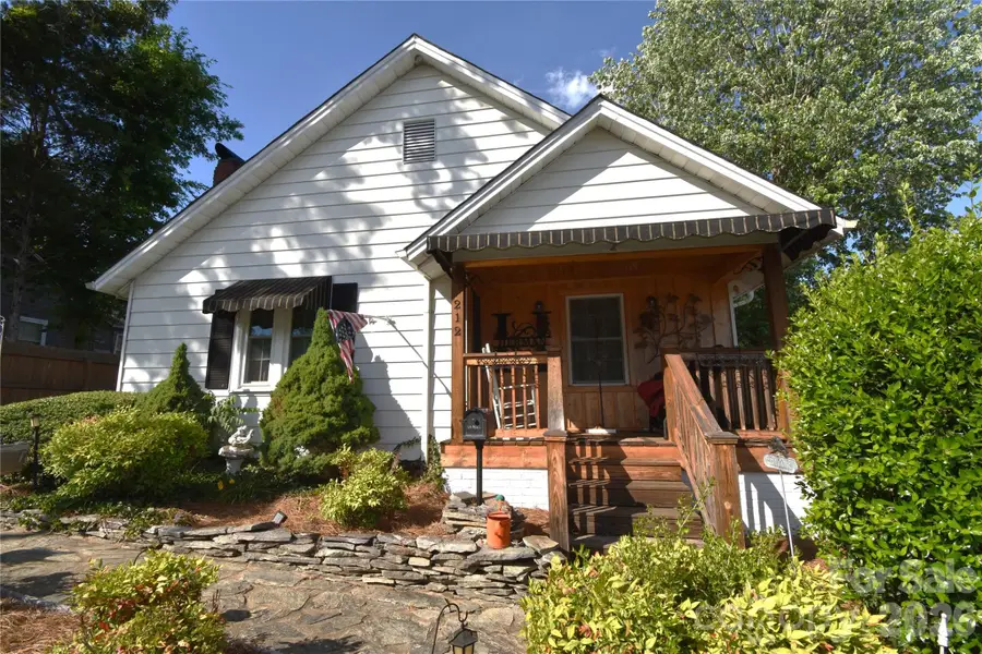 212 Sharon Avenue Nw, Lenoir, NC 28645 - #3