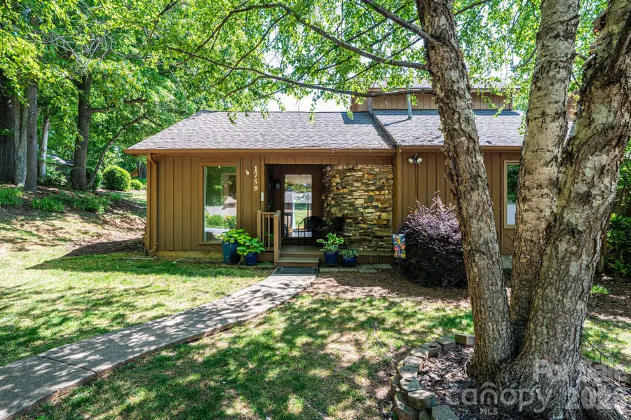 1759 12th Street Ne, Hickory, NC 28601 - #3