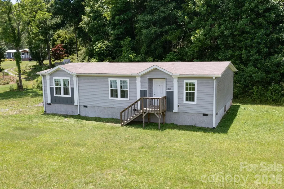 1060 Pickens Highway, Rosman, NC 28772 - #1