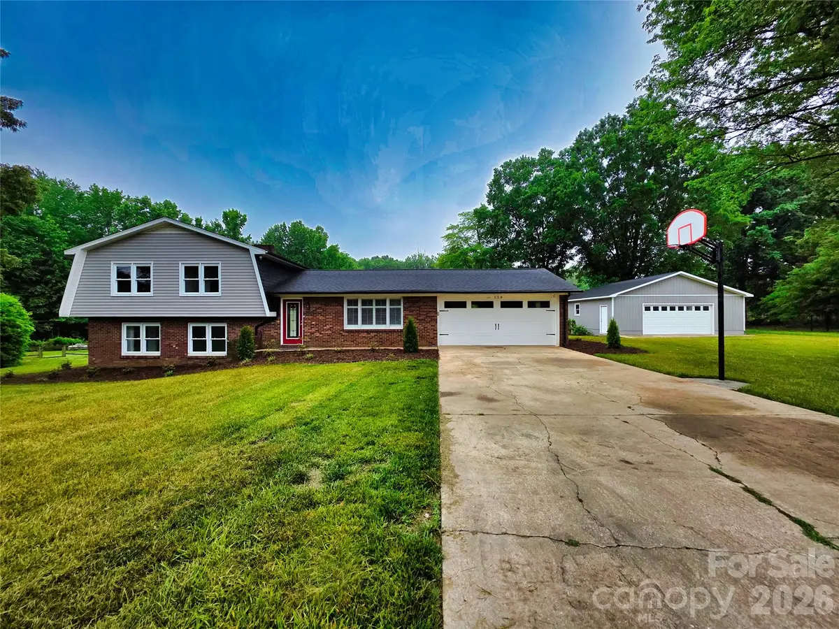 158 W Meadowview Drive, Statesville, NC 28625 - #1