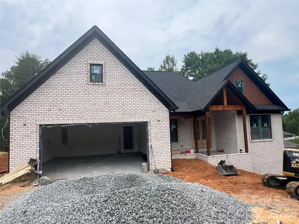 730 Chatsworth Circle Se, Lenoir, NC 28645