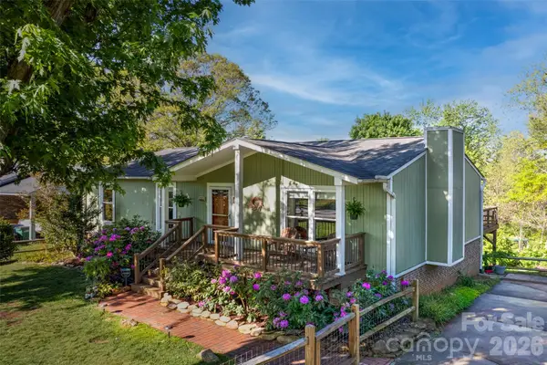 34 Knoll Ridge Drive, Asheville, NC 28804