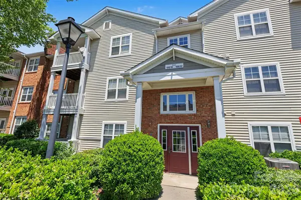 10616 Hill Point Court, Charlotte, NC 28262