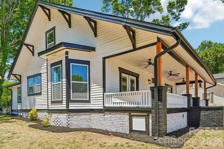 616 14th Street Sw, Hickory, NC 28602 - #2