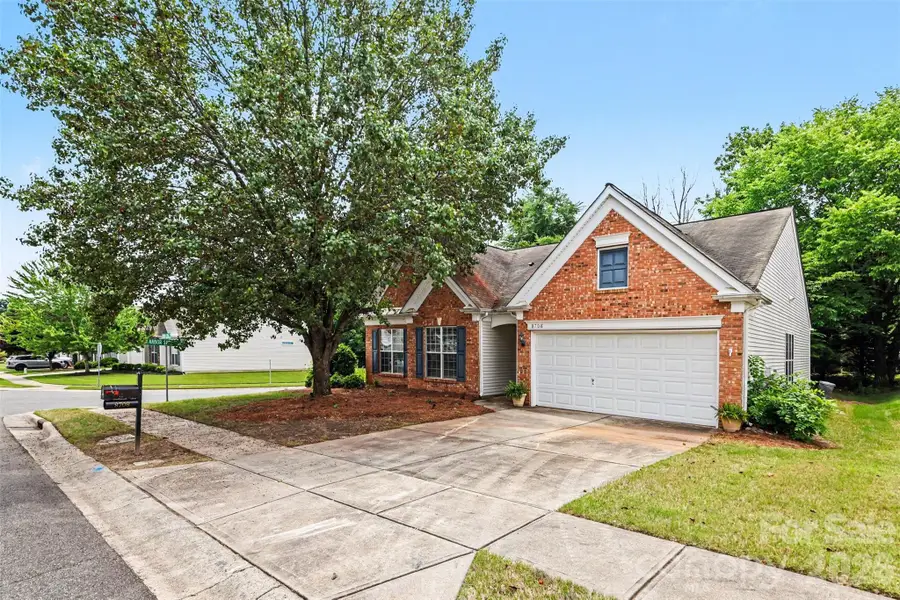 8708 Heron Glen Drive, Charlotte, NC 28269 - #2