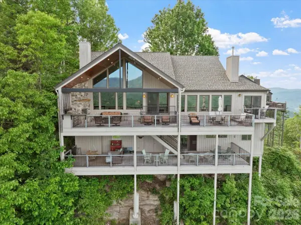 373 Rhododendron Lane, Burnsville, NC 28714