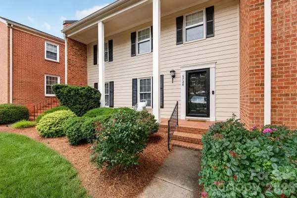 6724 Constitution Lane, Charlotte, NC 28210