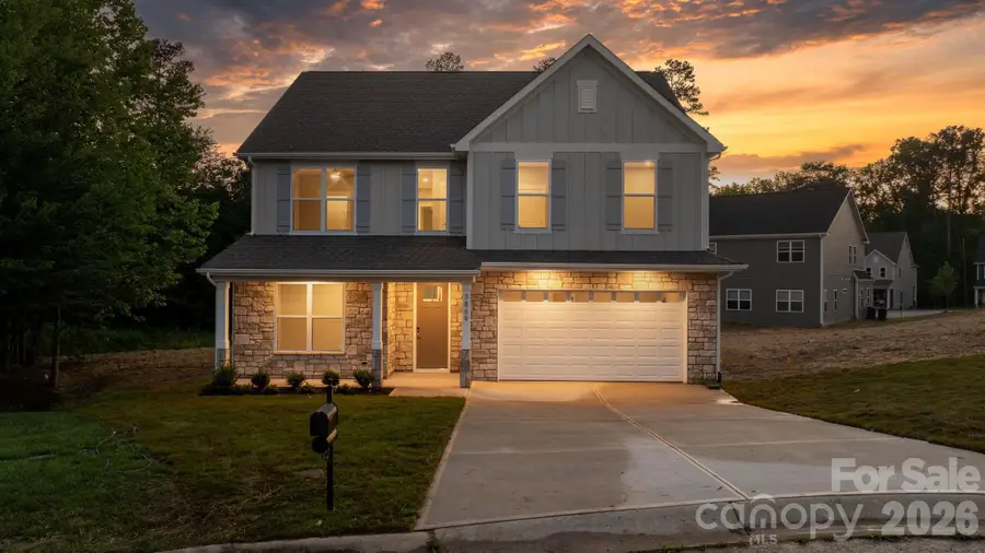 3869 12th Street Court Ne, Hickory, NC 28601 - #3