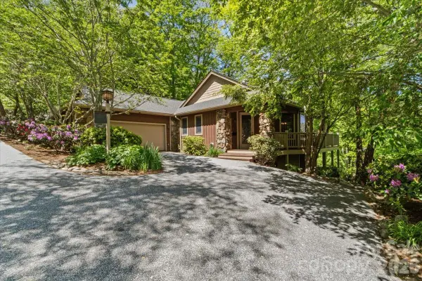 15 Ivy Point Lane, Burnsville, NC 28714