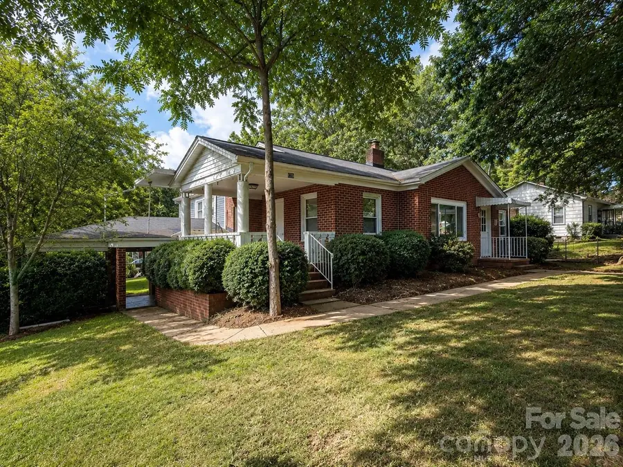 330 W 27th Street, Newton, NC 28625 - #2