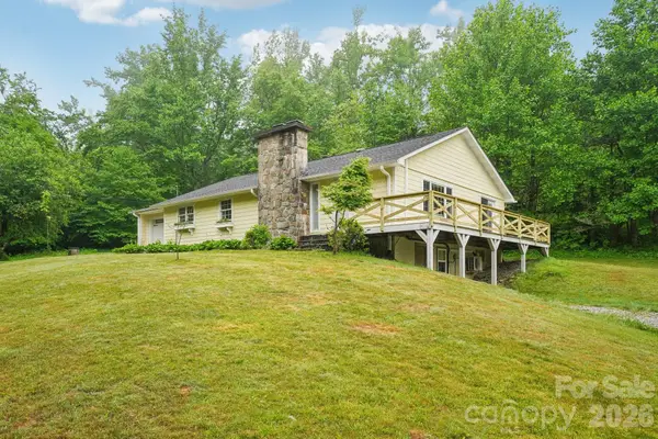 434 Dovers Branch Road, Burnsville, NC 28714
