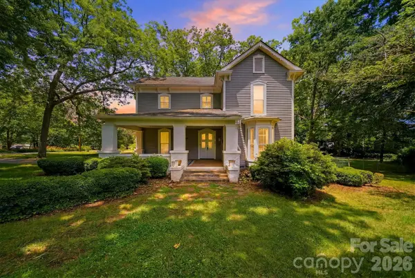 902 N Ashe Avenue, Newton, NC 28658