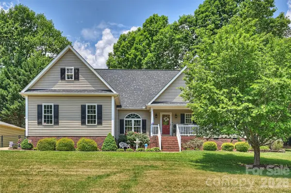 1302 Laurel Woods Drive, Gastonia, NC 28052