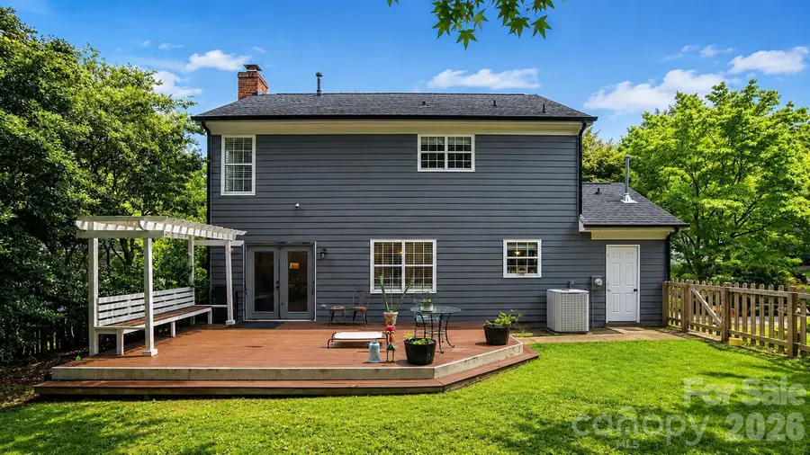 6901 Daerwood Place, Charlotte, NC 28215 - #2