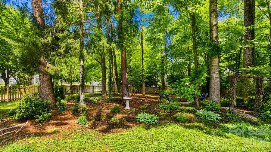 6901 Daerwood Place, Charlotte, NC 28215 - #3