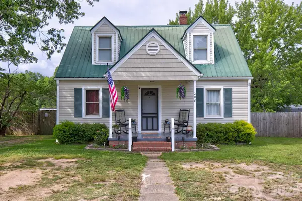 202 Chester Avenue #2, Great Falls, SC 29055