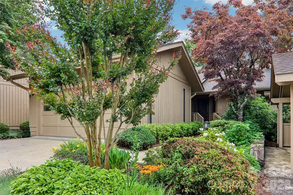 405 Wild Oak Lane, Hendersonville, NC 28791