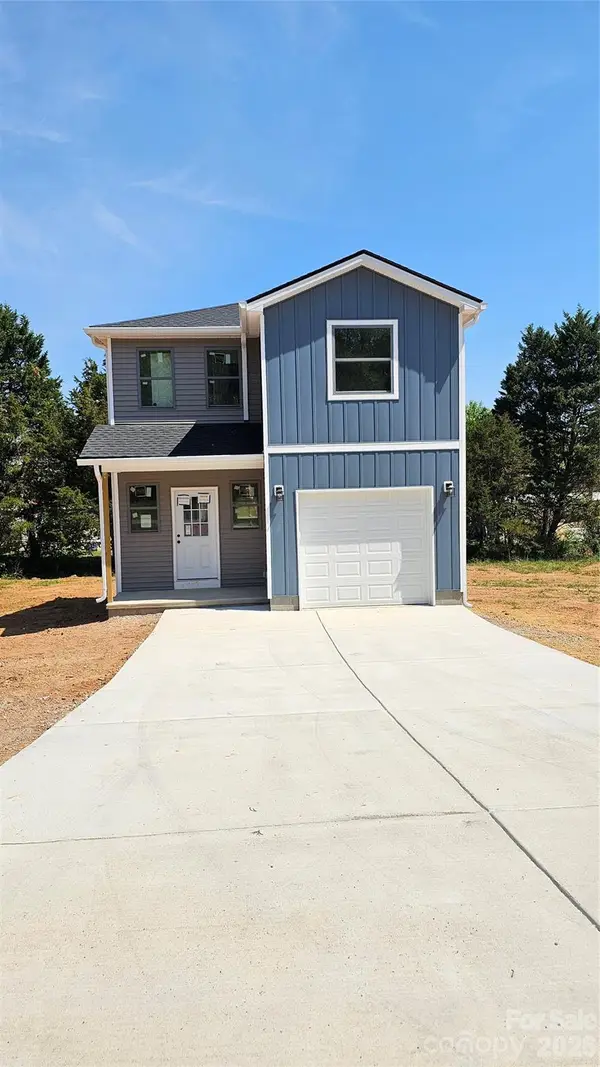 2910 21st Street Lane Ne, Hickory, NC 28601