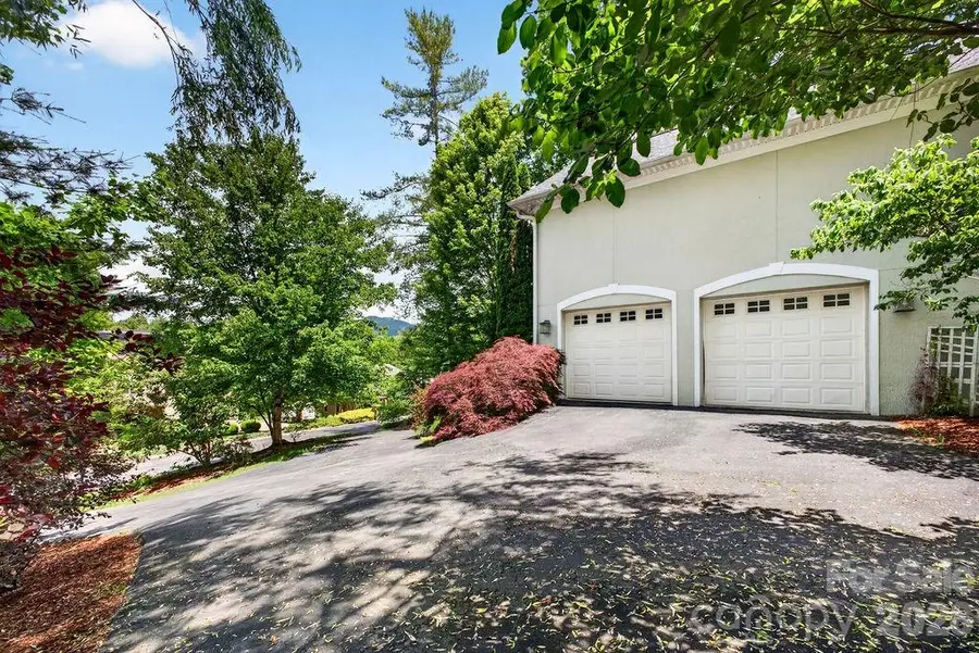 94 Oak Hollow Drive, Asheville, NC 28805 - #3