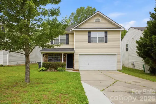 7143 Wandering Creek Drive, Charlotte, NC 28216