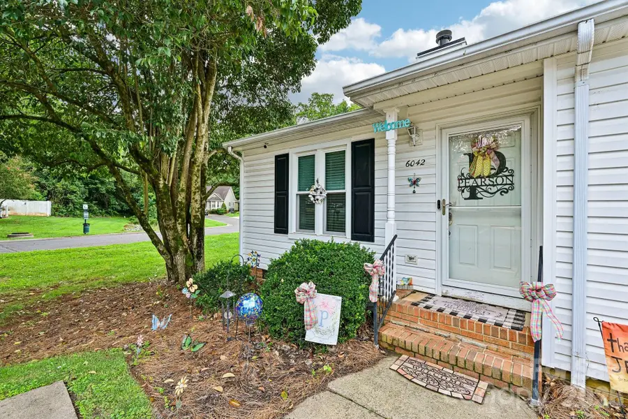 6042 Crape Myrtle Lane, Charlotte, NC 28216 - #2