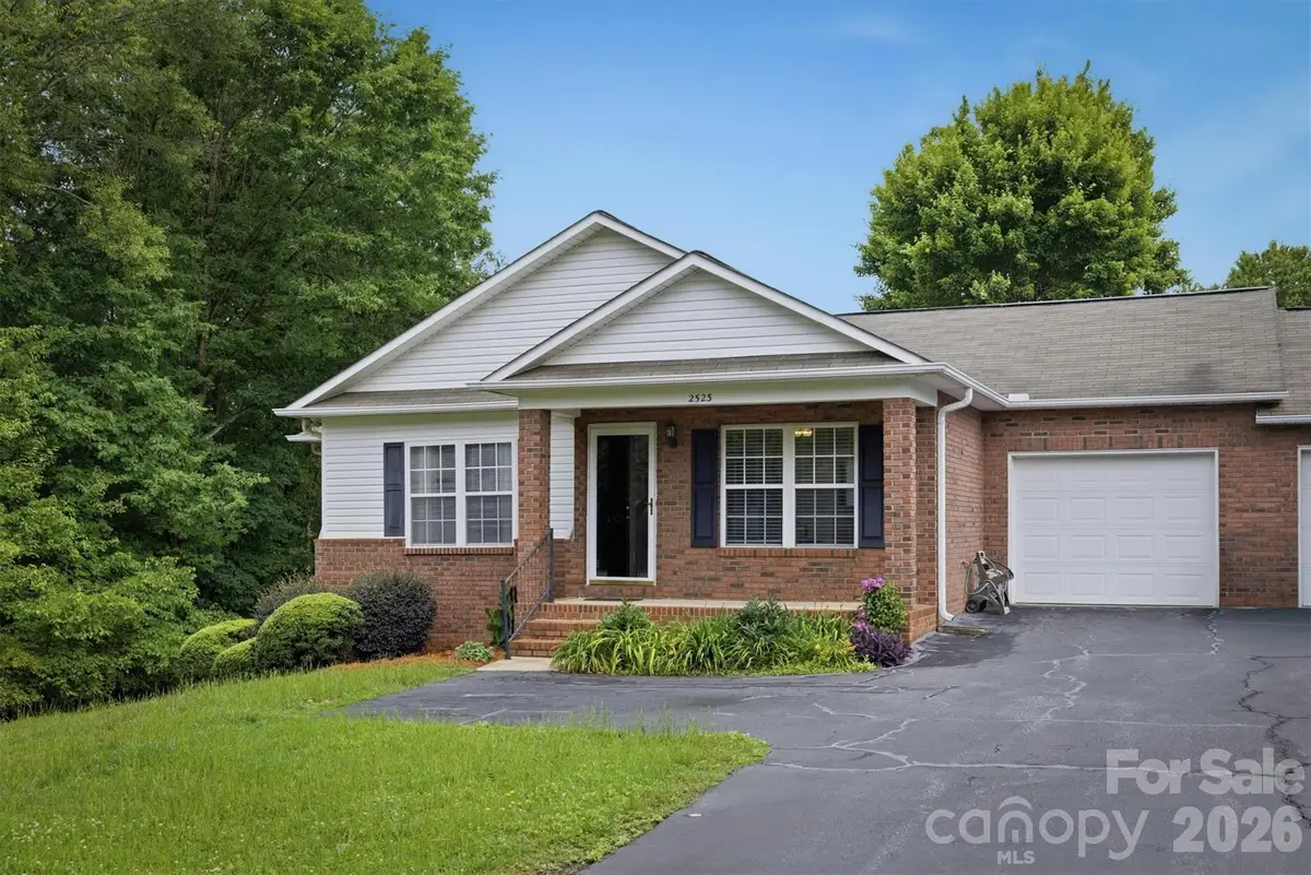 2523 26th Avenue Ne, Hickory, NC 28601 - #1
