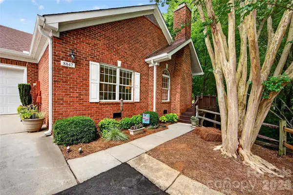 8847 Grand Oak Drive, Charlotte, NC 28277