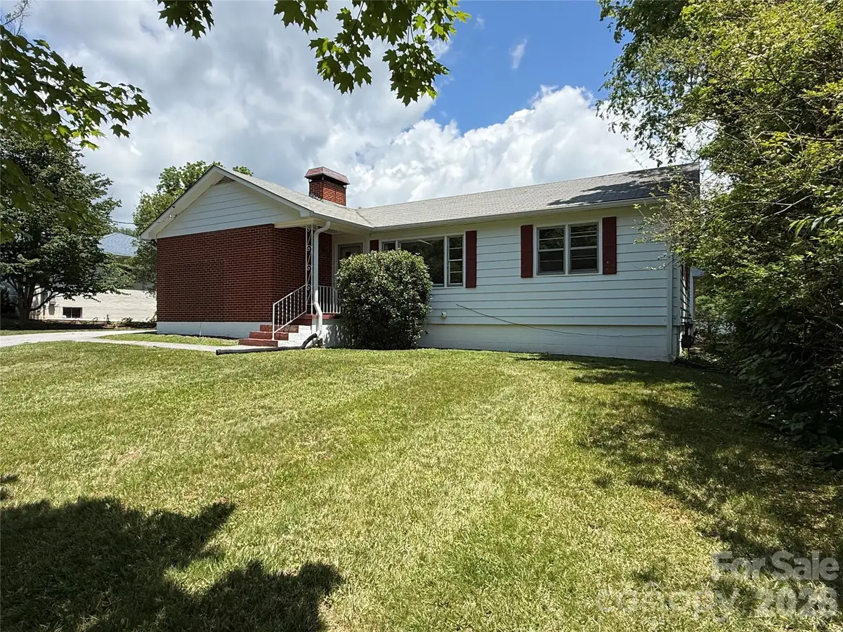 17 N Pershing Road, Asheville, NC 28805 - #1