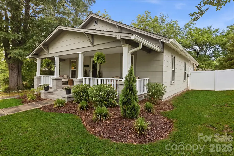 1226 1st Avenue Place Nw, Hickory, NC 28601 - #3