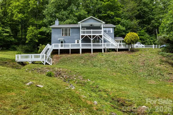 100 Woven Cloud Lane, Waynesville, NC 28785