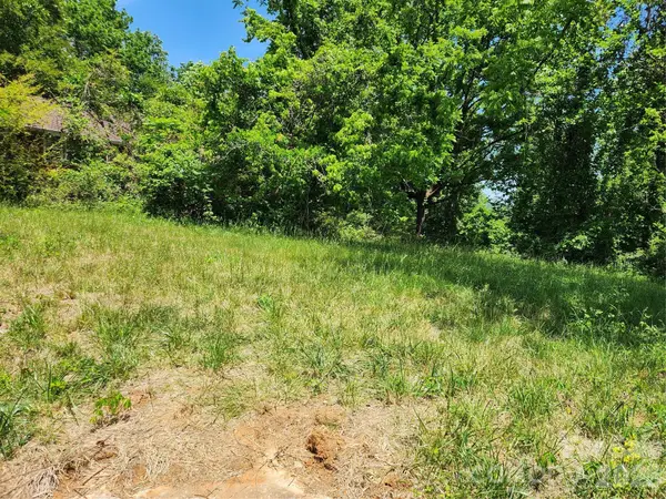 11 Weaver Hill Road, Asheville, NC 28805
