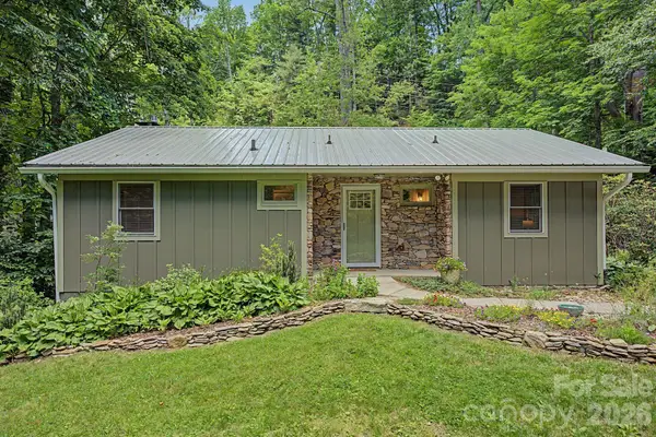 878 Garren Creek Road, Fairview, NC 28730