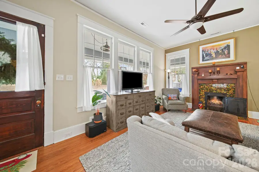 202 S Oak Street, Statesville, NC 28677 - #3