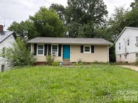 38 8th Avenue Drive Se, Hickory, NC 28602