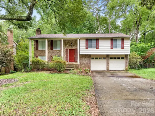 6534 Rollingridge Drive, Charlotte, NC 28211