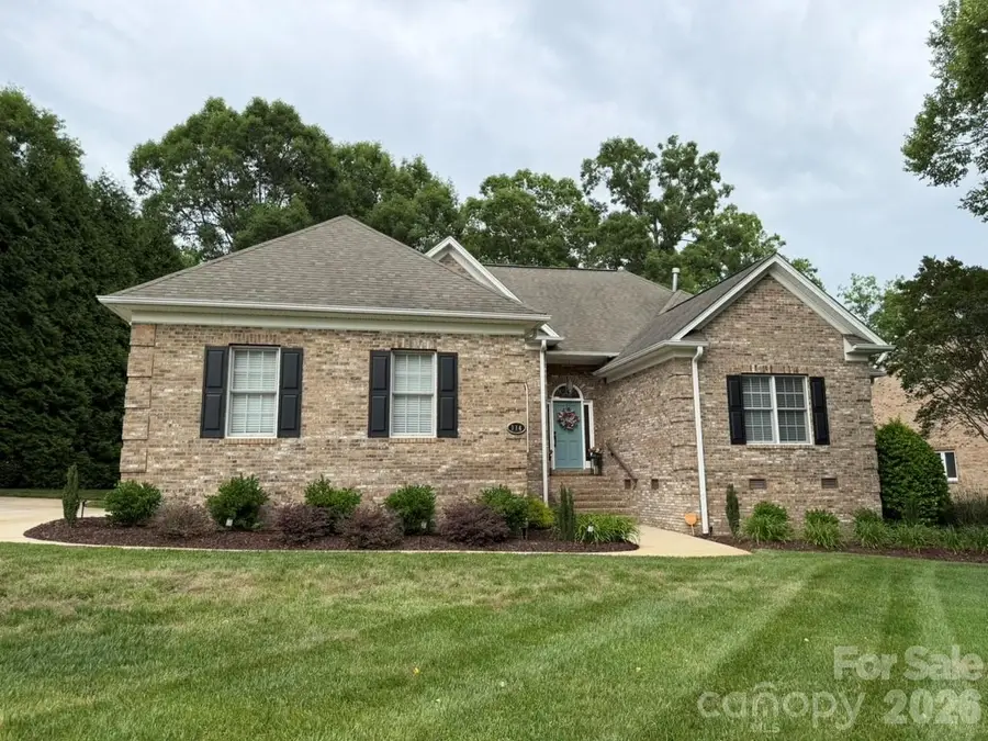 914 Players Ridge Road, Hickory, NC 28601 - #2
