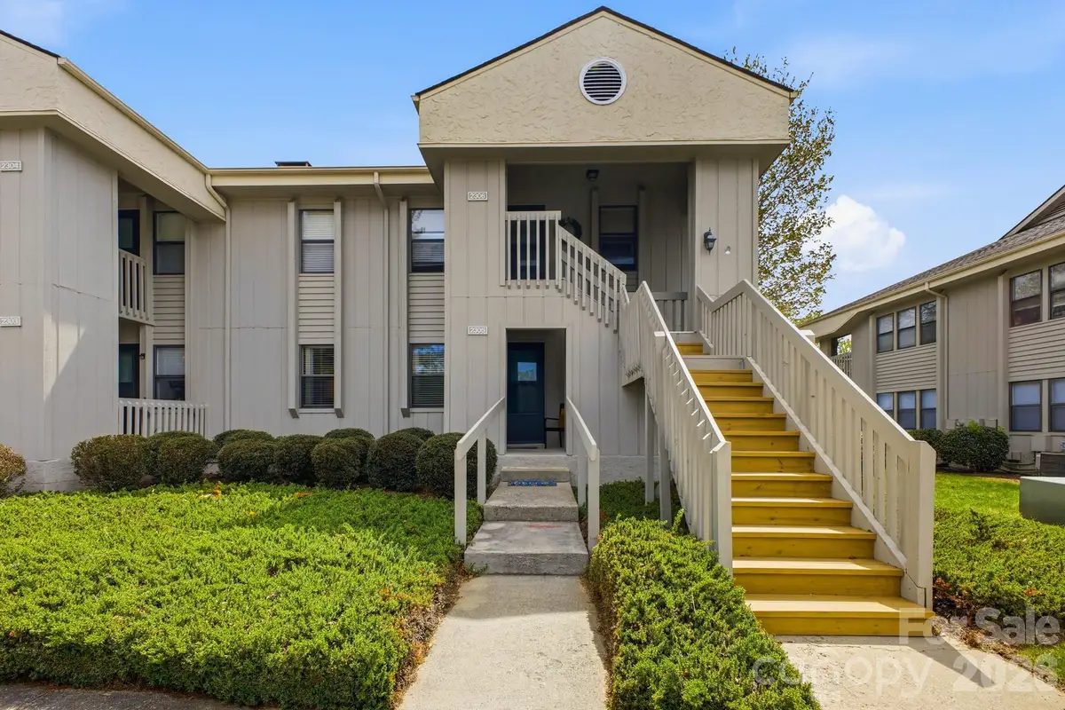2305 Abbey Circle, Asheville, NC 28805 - #1