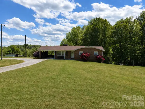 8186 Old State Highway, Roaring River, NC 28697
