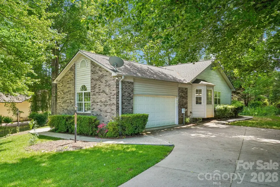 7 St Andrews Drive, Etowah, NC 28729 - #3
