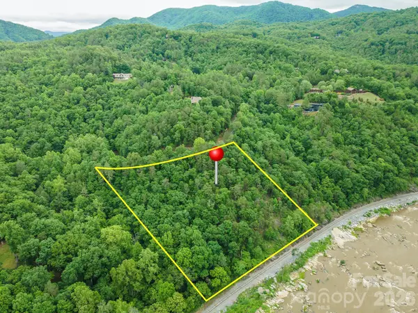 2391 French Broad Parkway #34, Marshall, NC 28753