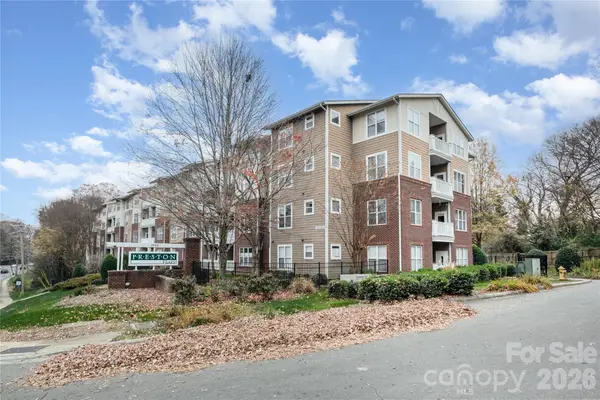 1000 E Woodlawn Road #217, Charlotte, NC 28209