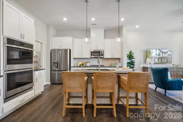 21237 Lake Run Drive, Charlotte, NC 28278
