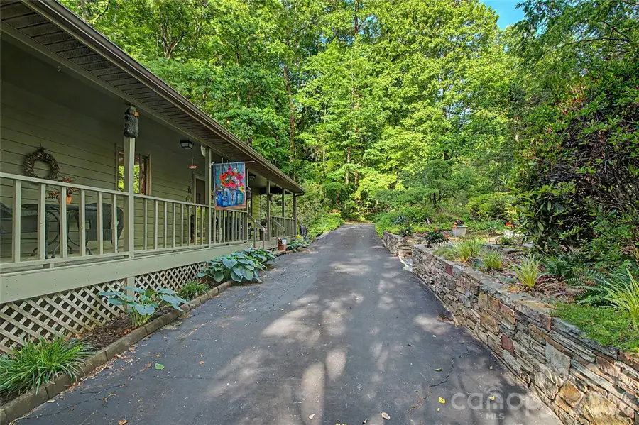 383 Ravenwood Lane, Horse Shoe, NC 28742 - #2