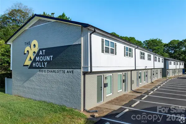 300 E Charlotte Avenue, Mount Holly, NC 28120