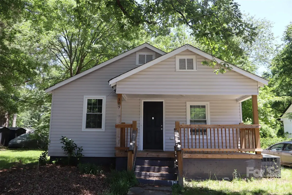 305 E Division Avenue, Salisbury, NC 28144 - #1